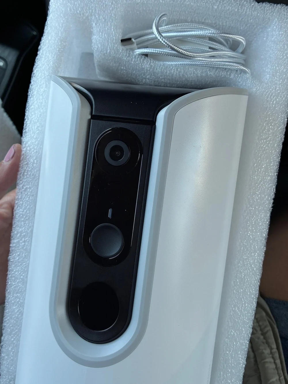 Energizer Smart Pet Camera & Treat Dispenser — White & Black